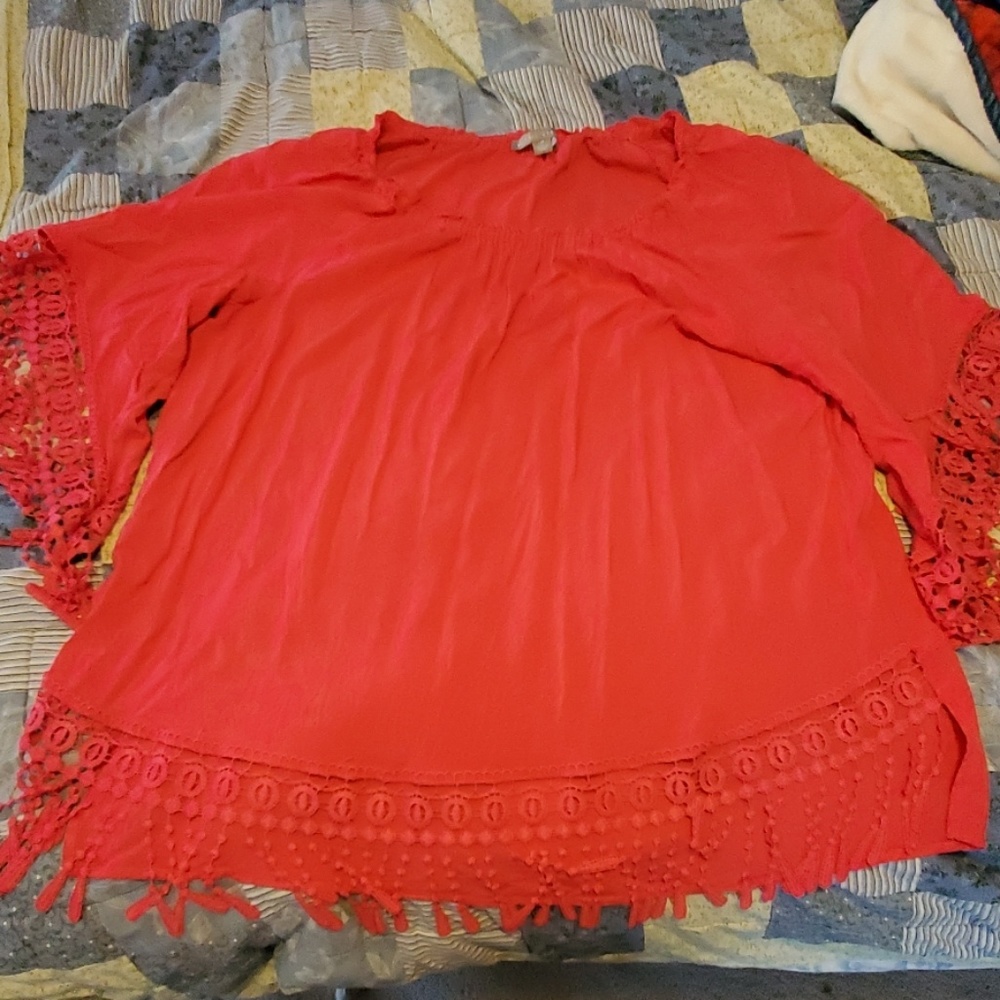 Plus size top - Picture 2 of 7
